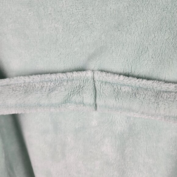 Pottery Barn Kids Size 2T-3T Aqua Robe Rainbow Accented Hood Belt Pockets - Picture 8 of 11